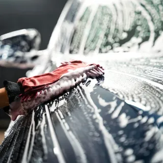 Auto mazgāšana, salona izsūknēšana